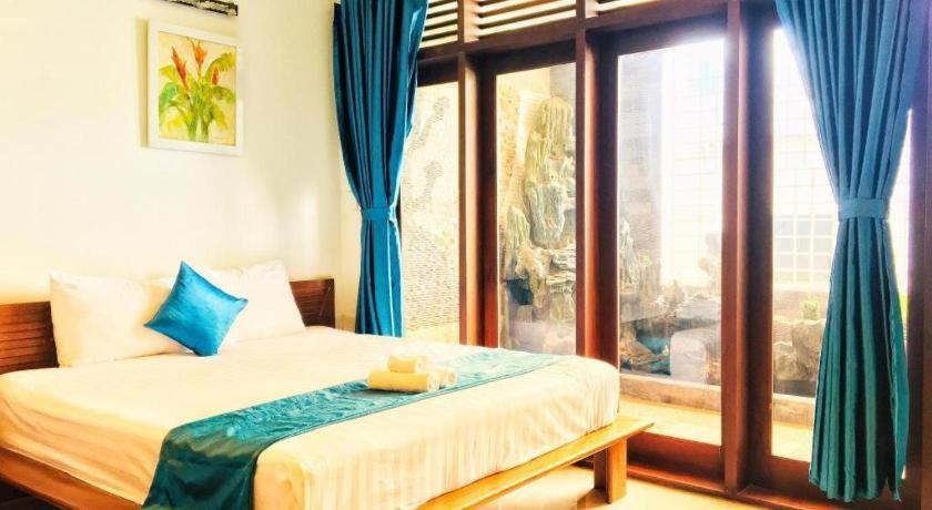 Whale Ocean View Hotel Da Nang Exterior photo